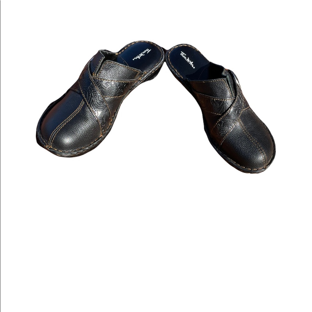 Thom McAn Woman’s Clogs Black size 8 M Leather